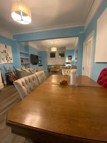 The House - Southampton别墅 0*, 南安普敦